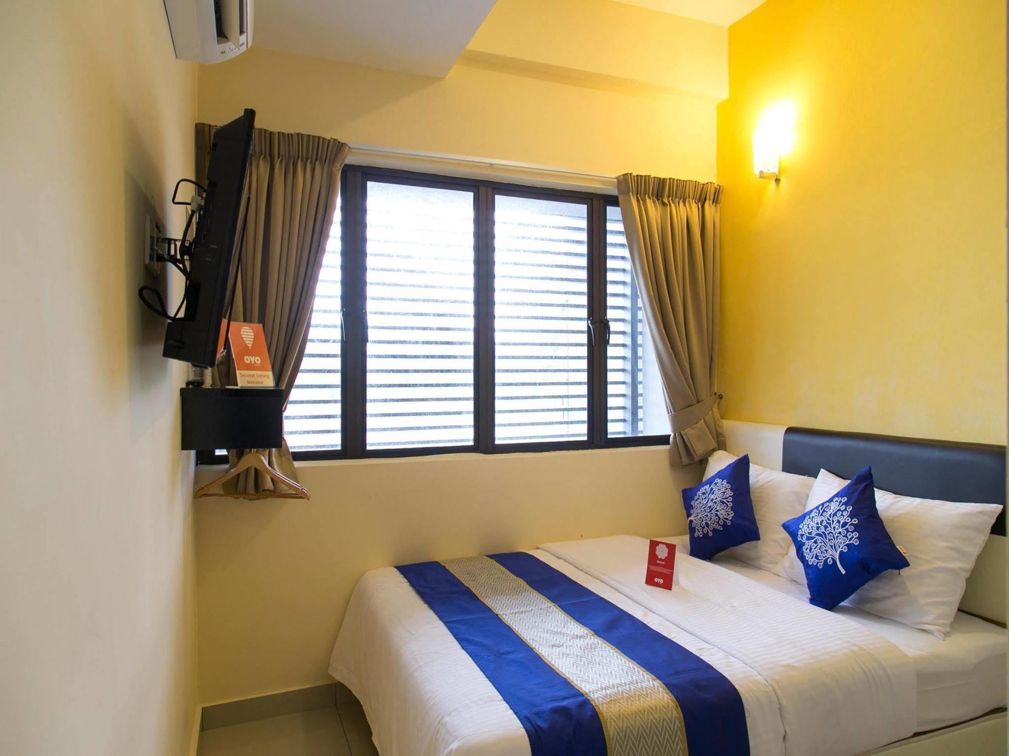 Oyo 220 Hotel Sri Maluri Куала-Лумпур Екстер'єр фото
