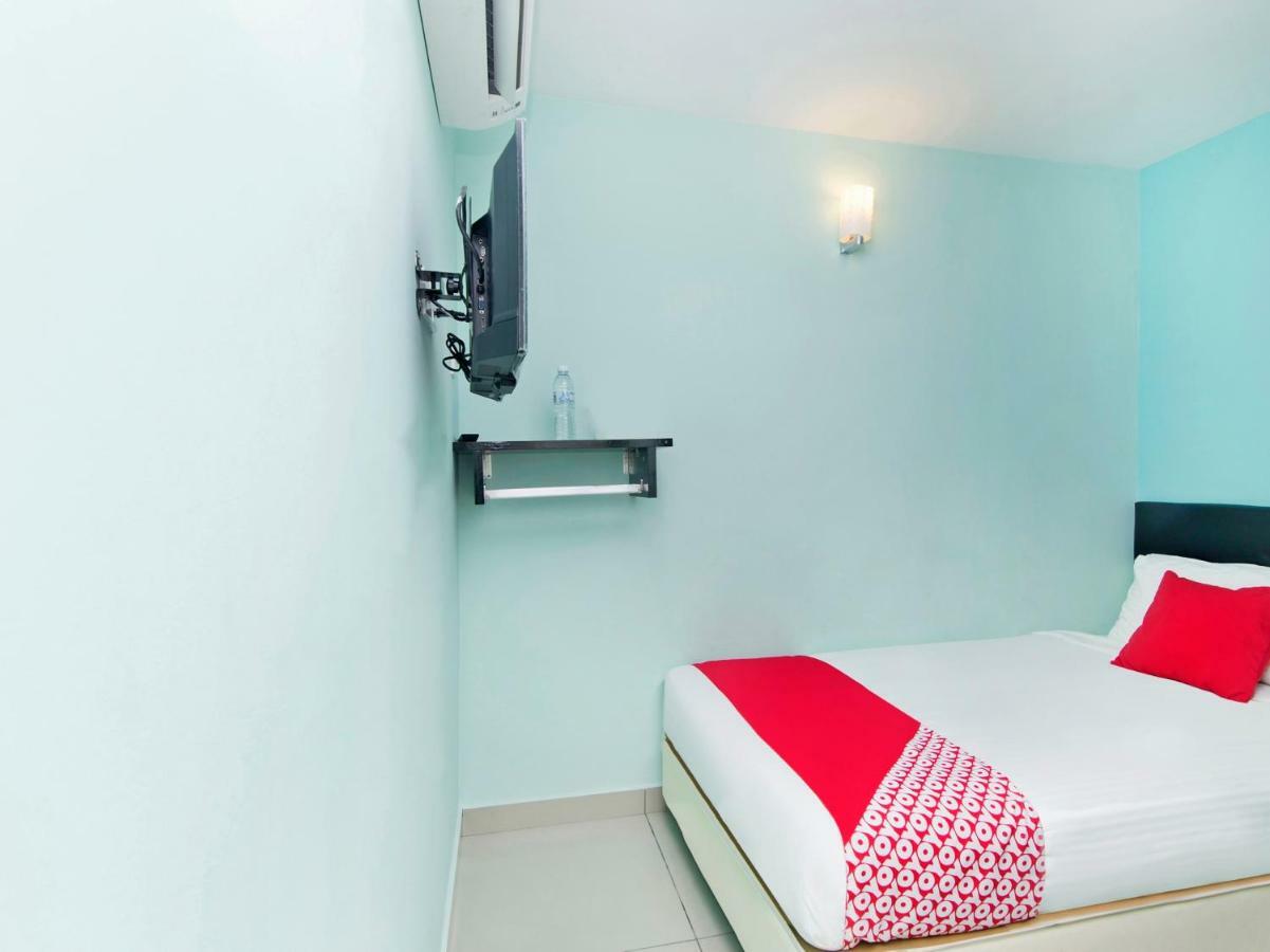 Oyo 220 Hotel Sri Maluri Куала-Лумпур Екстер'єр фото