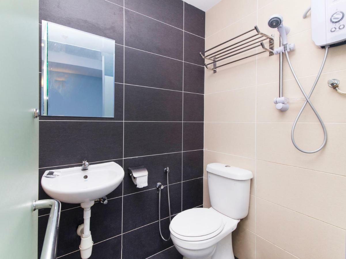 Oyo 220 Hotel Sri Maluri Куала-Лумпур Екстер'єр фото