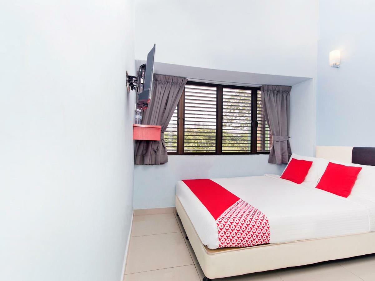 Oyo 220 Hotel Sri Maluri Куала-Лумпур Екстер'єр фото