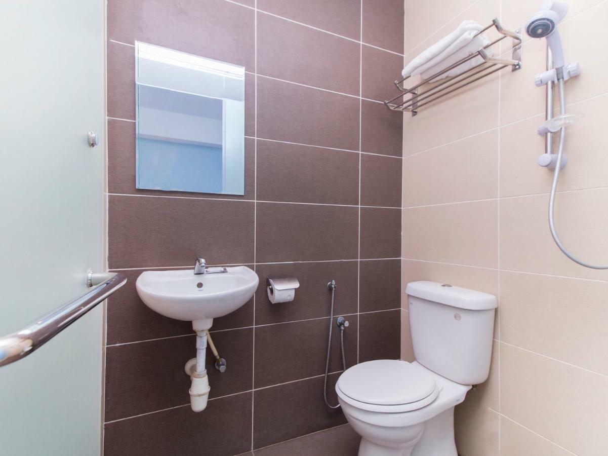 Oyo 220 Hotel Sri Maluri Куала-Лумпур Екстер'єр фото