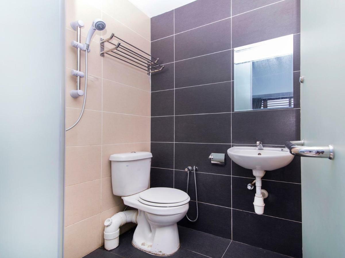 Oyo 220 Hotel Sri Maluri Куала-Лумпур Екстер'єр фото