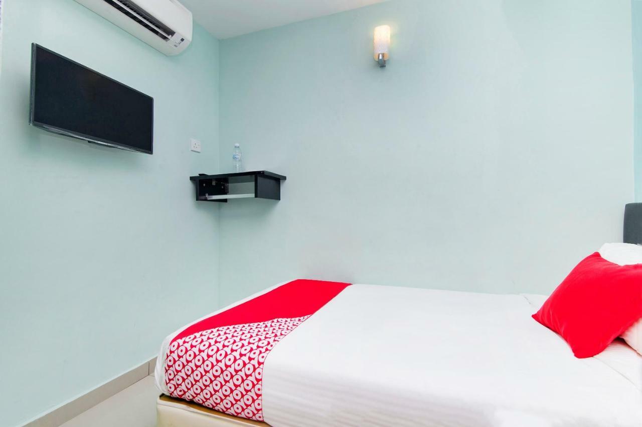 Oyo 220 Hotel Sri Maluri Куала-Лумпур Екстер'єр фото