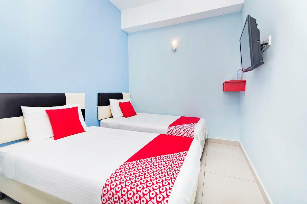Oyo 220 Hotel Sri Maluri Куала-Лумпур Екстер'єр фото