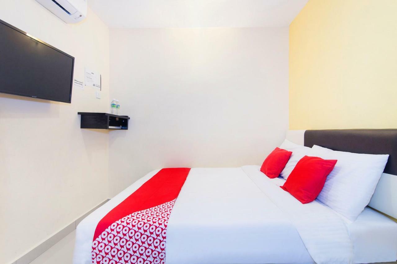 Oyo 220 Hotel Sri Maluri Куала-Лумпур Екстер'єр фото