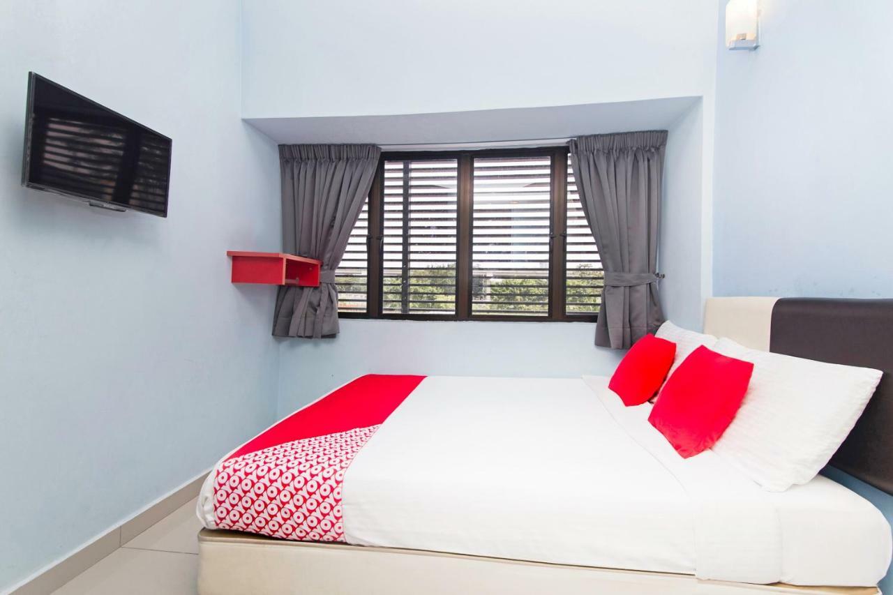 Oyo 220 Hotel Sri Maluri Куала-Лумпур Екстер'єр фото