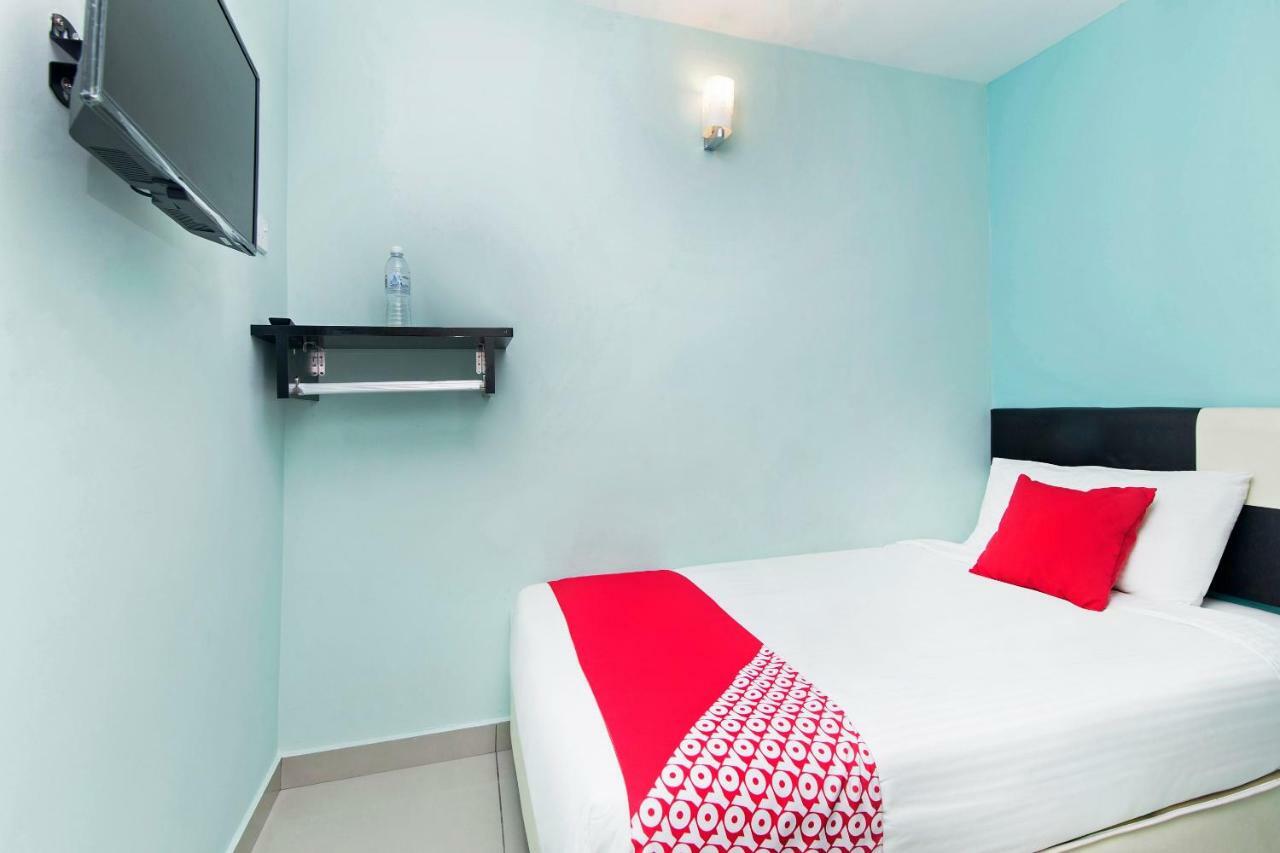 Oyo 220 Hotel Sri Maluri Куала-Лумпур Екстер'єр фото