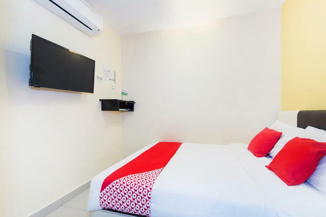 Oyo 220 Hotel Sri Maluri Куала-Лумпур Екстер'єр фото