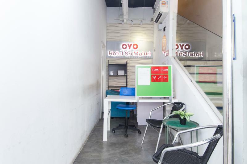 Oyo 220 Hotel Sri Maluri Куала-Лумпур Екстер'єр фото