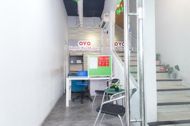 Oyo 220 Hotel Sri Maluri Куала-Лумпур Екстер'єр фото